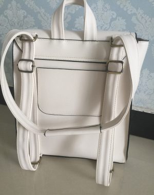 HTB1IiUYd.GF3KVjSZFoq6zmpFXat_3404604c-13b8-4dc4-b408-fdb460e01db6.jpg Sac à dos PU vintage blanc