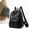 Sac à dos punk pour femme en similicuir