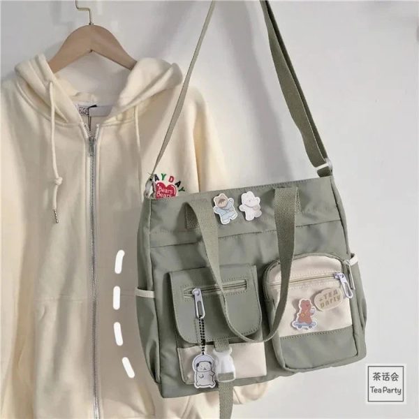 Sdb346b56e52f443392dadad3386ca027k.jpg Sac à Bandoulière Étudiante