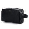 trousse_toilette_homme_personnalisee_noir_profil.jpg Trousse de Toilette Homme Personnalisée Cuir PU
