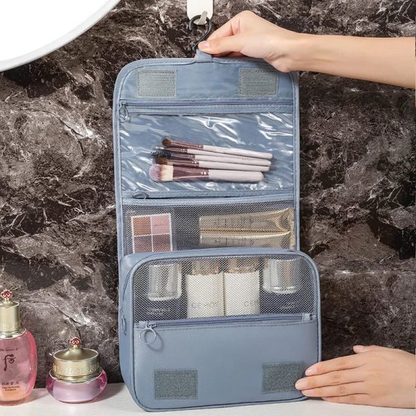 trousse_toilette_suspendue_femme_bleu_profil.jpg Trousse de Toilette Suspendue Femme