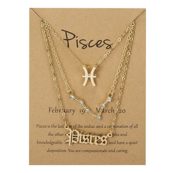 Bijoux d'anniversaire présentés sur carte