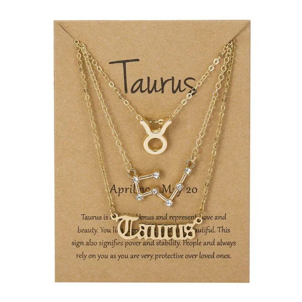 Bijoux d'anniversaire présentés sur carte
