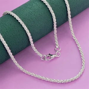 Nouveau collier tendance en argent