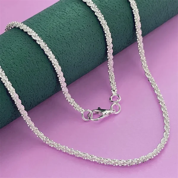 Nouveau collier tendance en argent