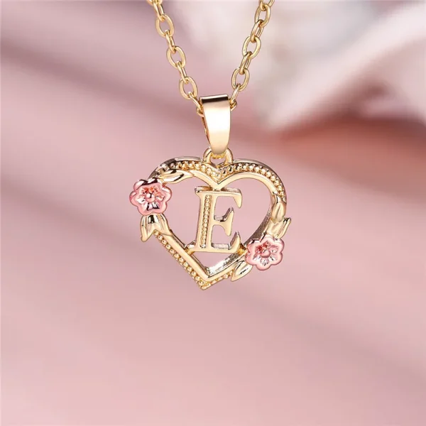 Collier avec pendentif lettre (A-Z) et motif floral