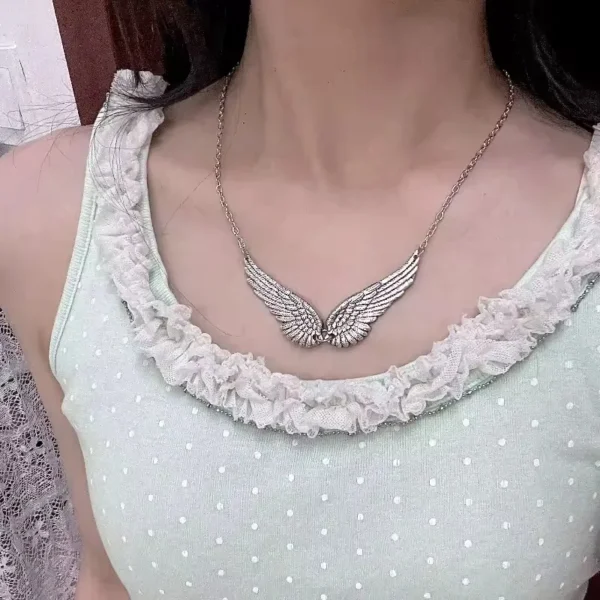 Collier ras-de-cou style Y2K avec pendentif aile d'ange en argent