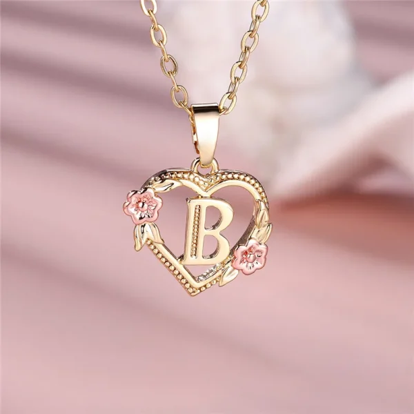 Collier avec pendentif lettre (A-Z) et motif floral