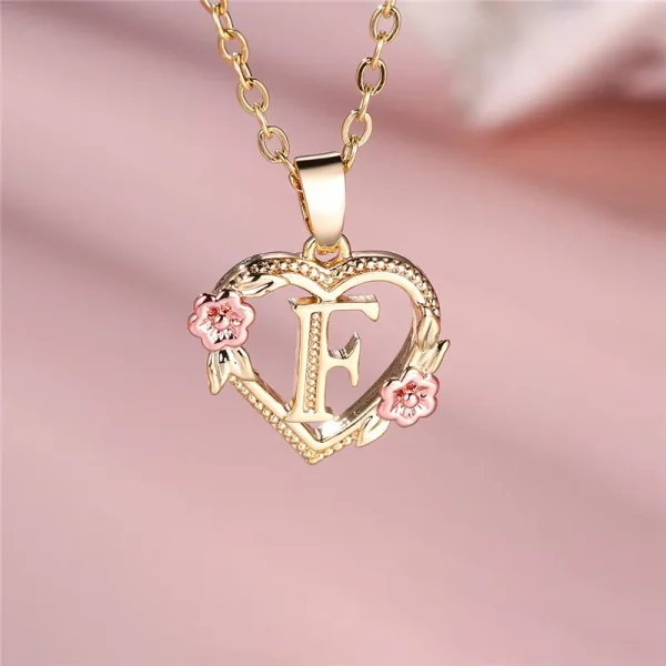 Collier avec pendentif lettre (A-Z) et motif floral